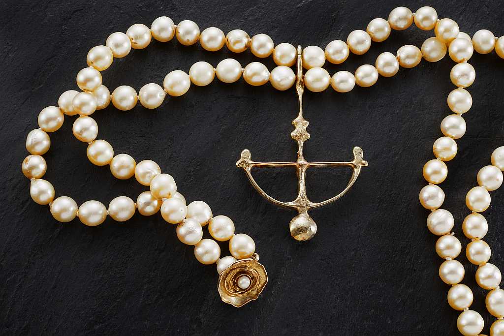 Sepp Schmölzer, pearl necklace with pendant and closure